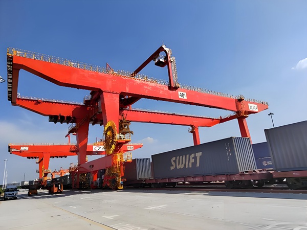 江西南昌集裝箱門式起重機廠家碼頭專用龍門吊核心特點